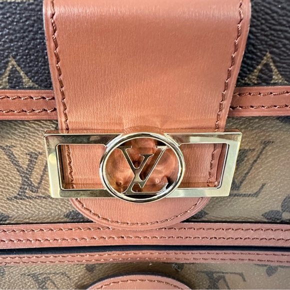 Louis Vuitton NEW Reverse Monogram Dauphine Crossbody - Picture 12 of 16